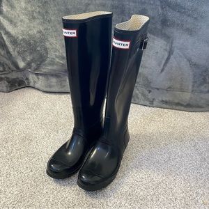 Black Glossy Hunter Rain Boots Size 8 (EU 39)